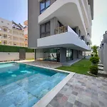 Qoople Litus Seaside View On Kleopatra Apartment